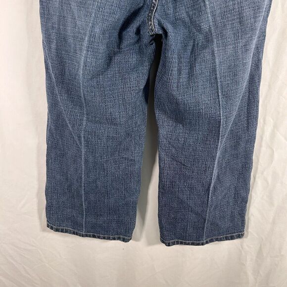 Chico's Capri's Women's 8 Medium Wash Denim Button Zip Additions Cotton Blend - Picture 9 of 9